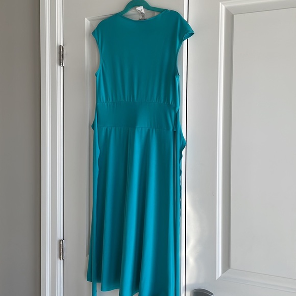 New!  Enchante size 4 beautiful dress - Picture 3 of 6